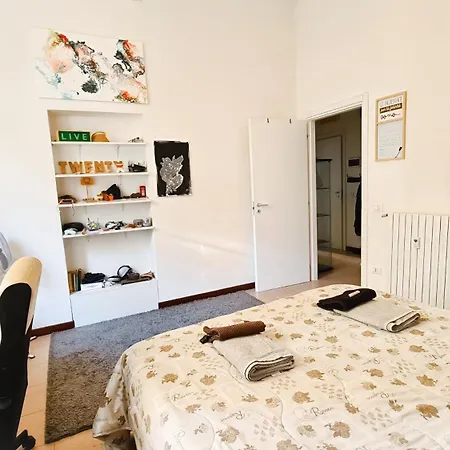 Homestay Cozy Private In - Convenient Location Milan