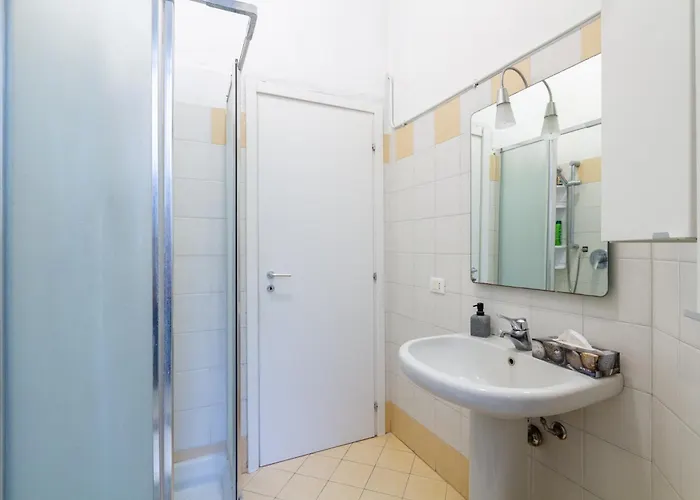 Cozy Private In - Convenient Location Kwatera prywatna Mediolan